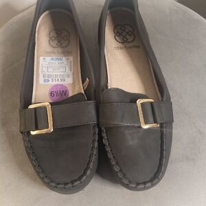 Daisy Fuentes Black Leather Flats with Moccasin Design